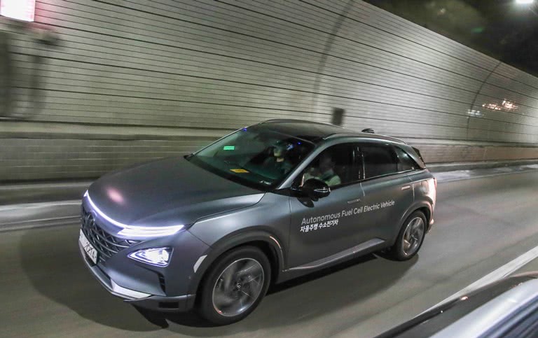 Hyundai NEXO - перший у світі повністю автономний водневий кросовер | Хюндай Мотор Україна - фото 7