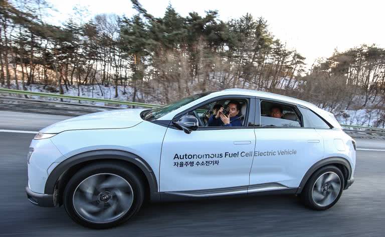 Hyundai NEXO - перший у світі повністю автономний водневий кросовер | Хюндай Мотор Україна - фото 9